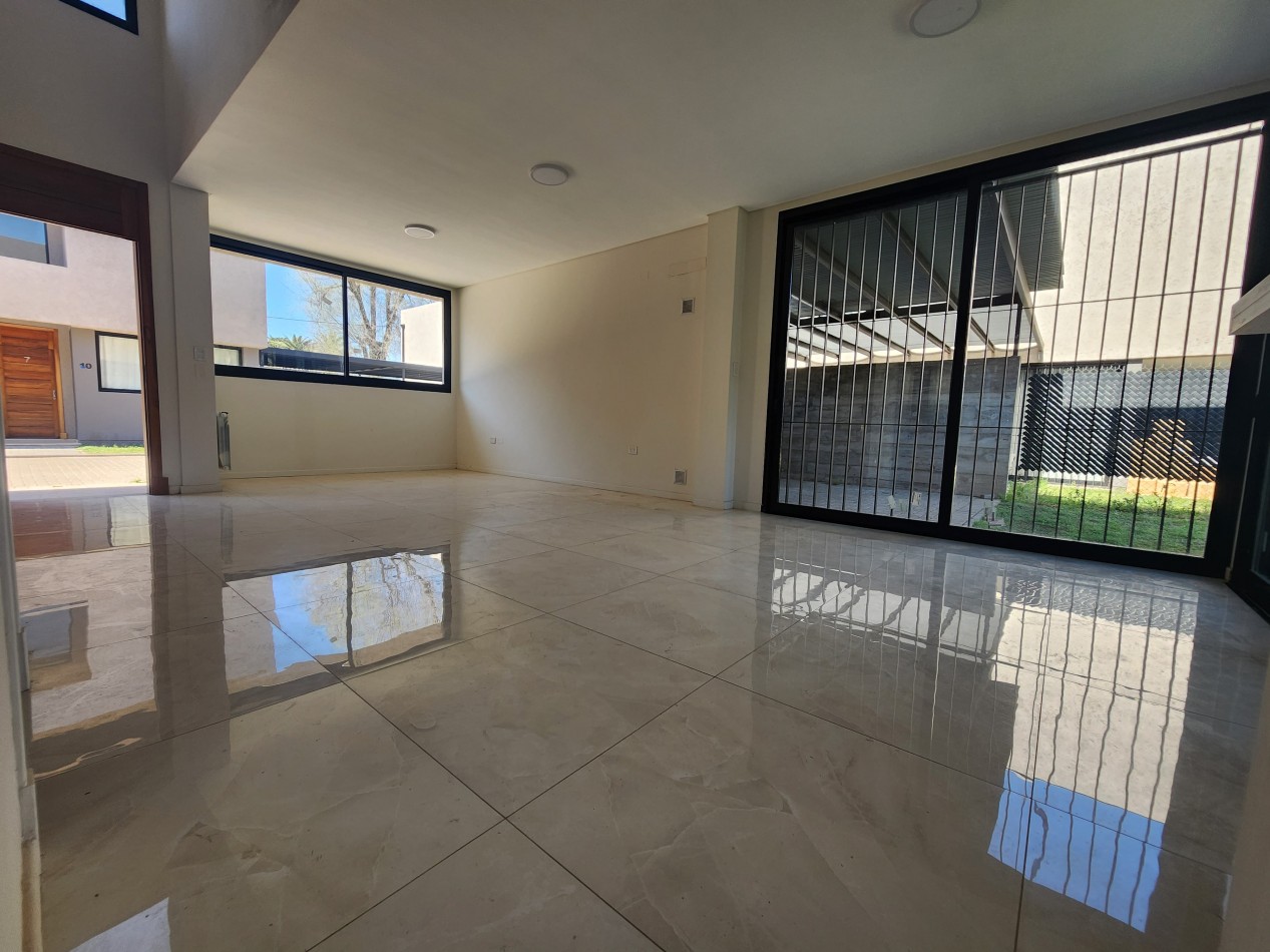 Duplex de Categoria en Rivera Indarte - Apto Credito