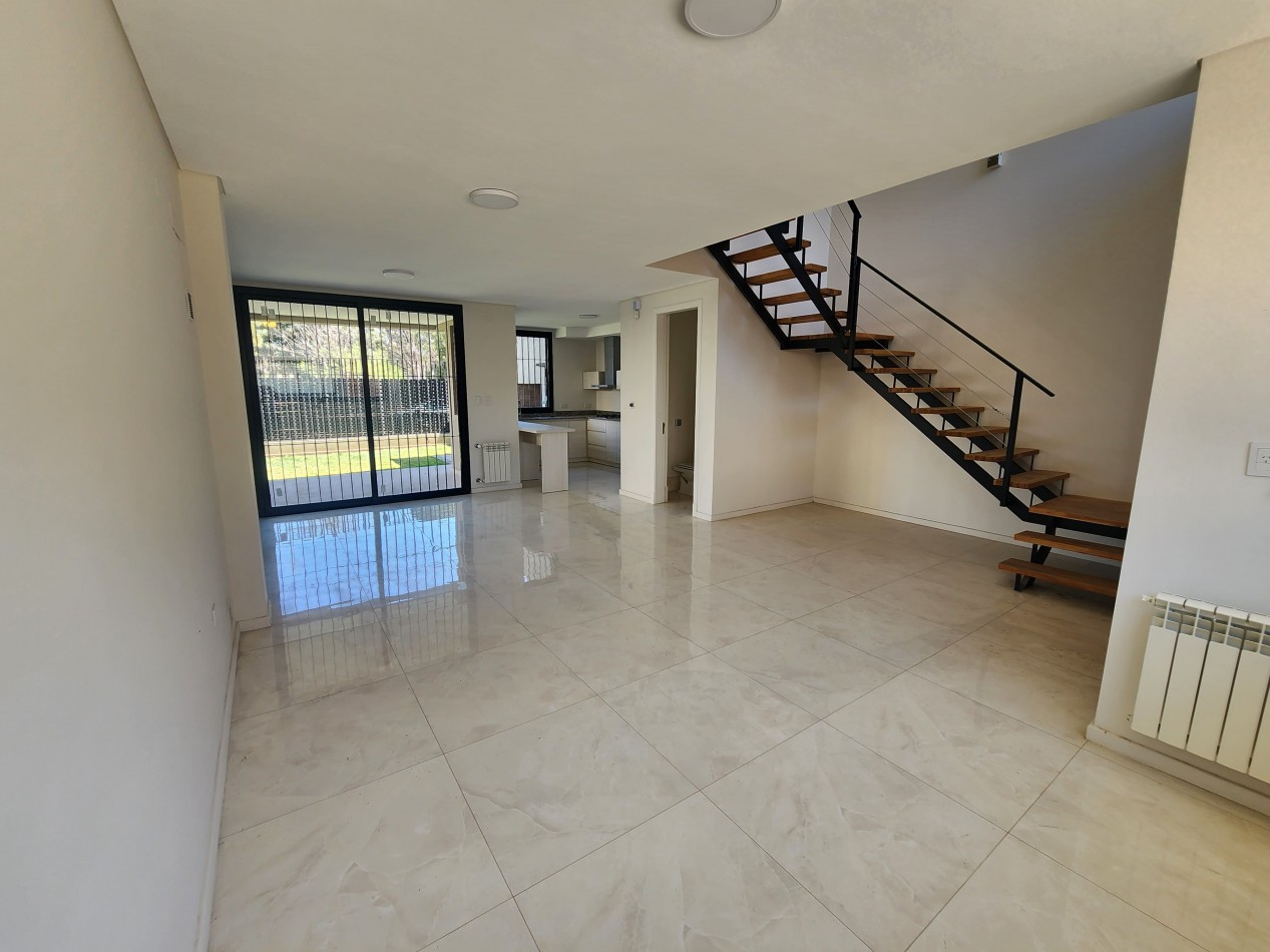 Duplex de Categoria en Rivera Indarte - Apto Credito