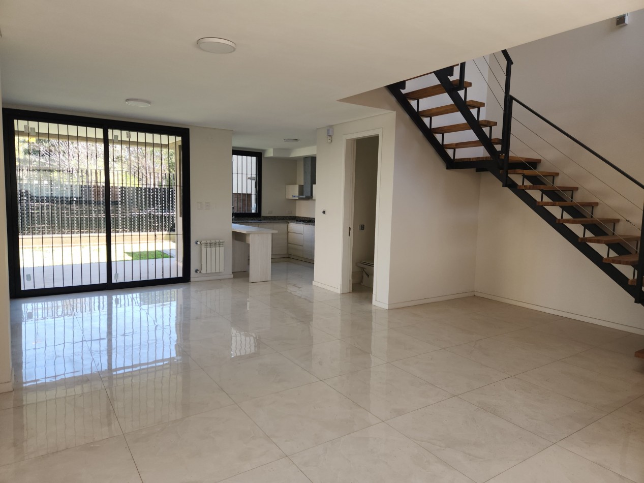 Duplex de Categoria en Rivera Indarte - Apto Credito