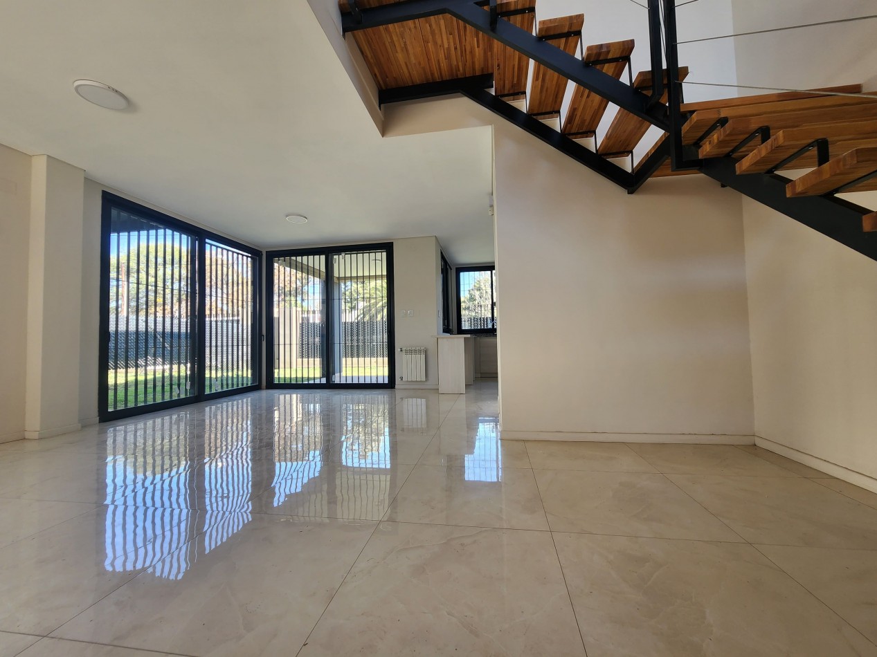 Duplex de Categoria en Rivera Indarte - Apto Credito