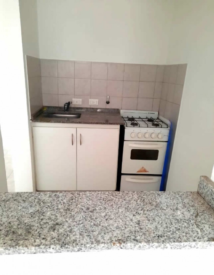 Guemes - Departamento en Planta Baja con Patio y Cochera (Con Renta Vigente)
