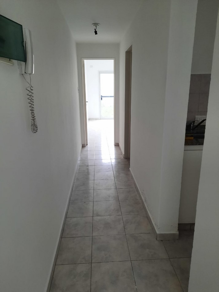 Guemes - Departamento en Planta Baja con Patio y Cochera (Con Renta Vigente)