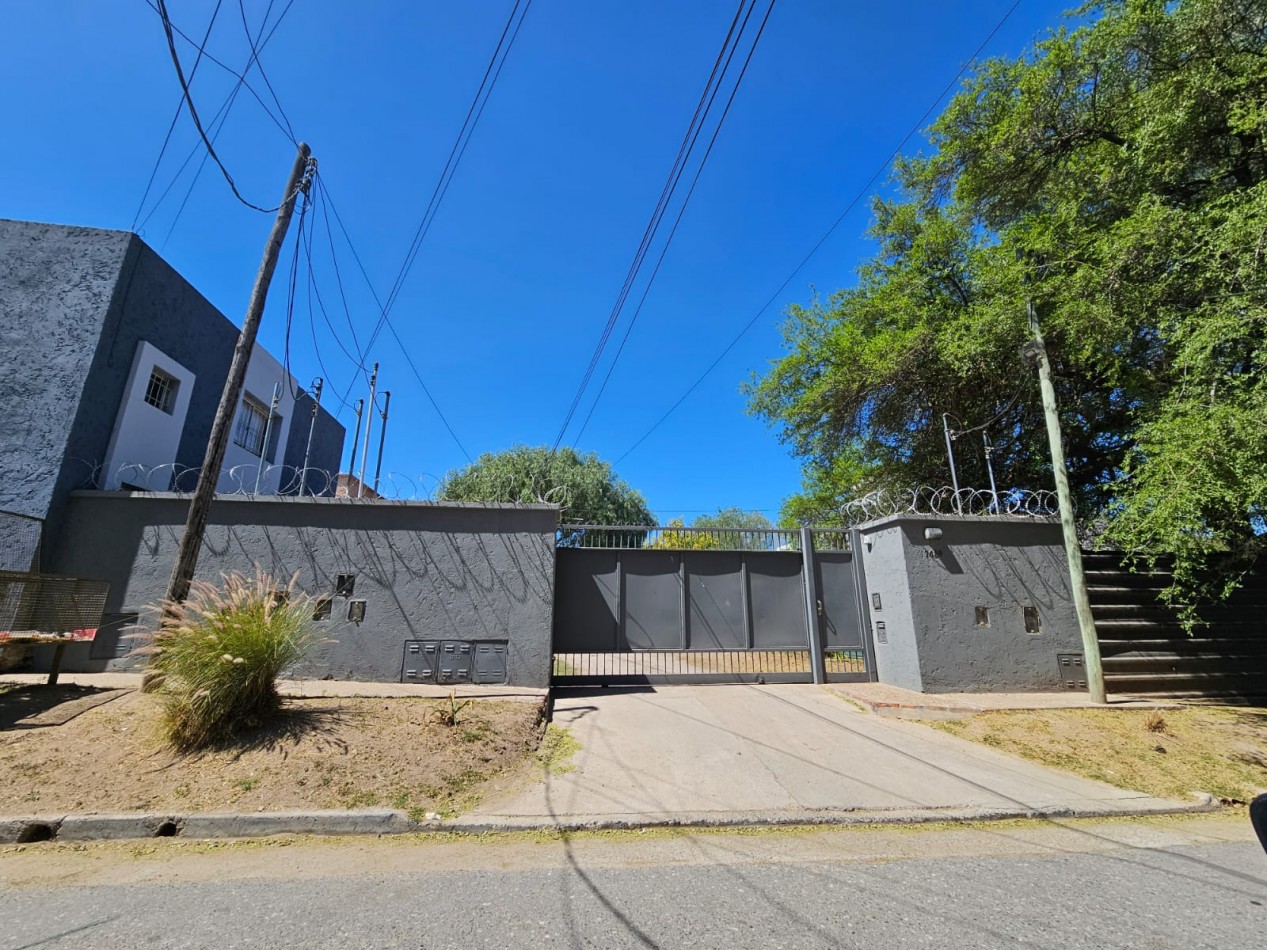 QUISQUISACATE - DOS LOTES DE 694 m² Y 603 m² EN HOUSING CERRADO