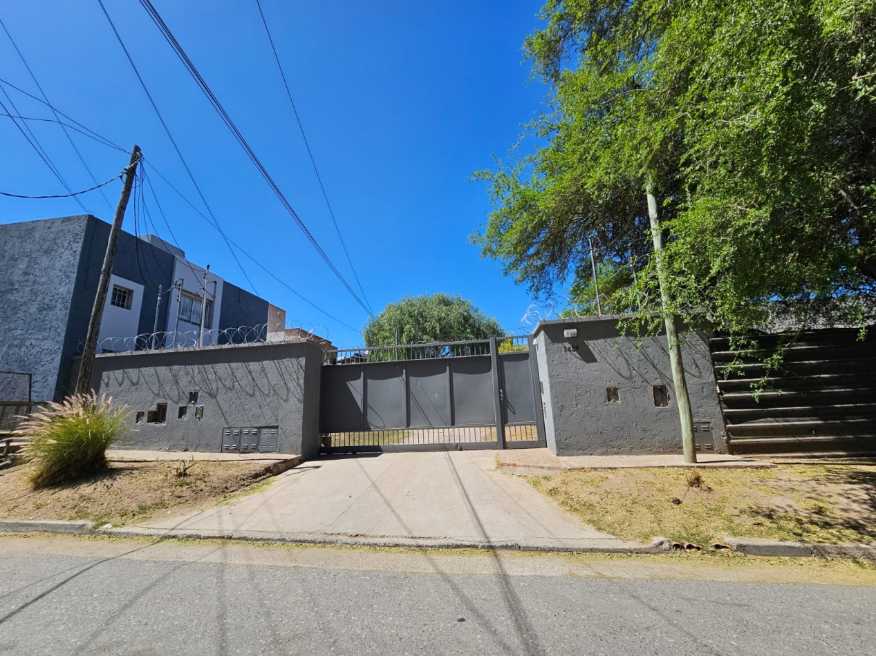 QUISQUISACATE - DOS LOTES DE 694 m² Y 603 m² EN HOUSING CERRADO