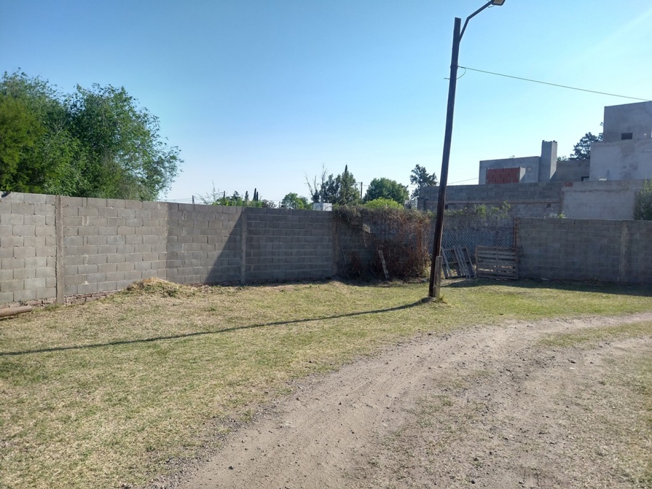QUISQUISACATE - DOS LOTES DE 694 m² Y 603 m² EN HOUSING CERRADO
