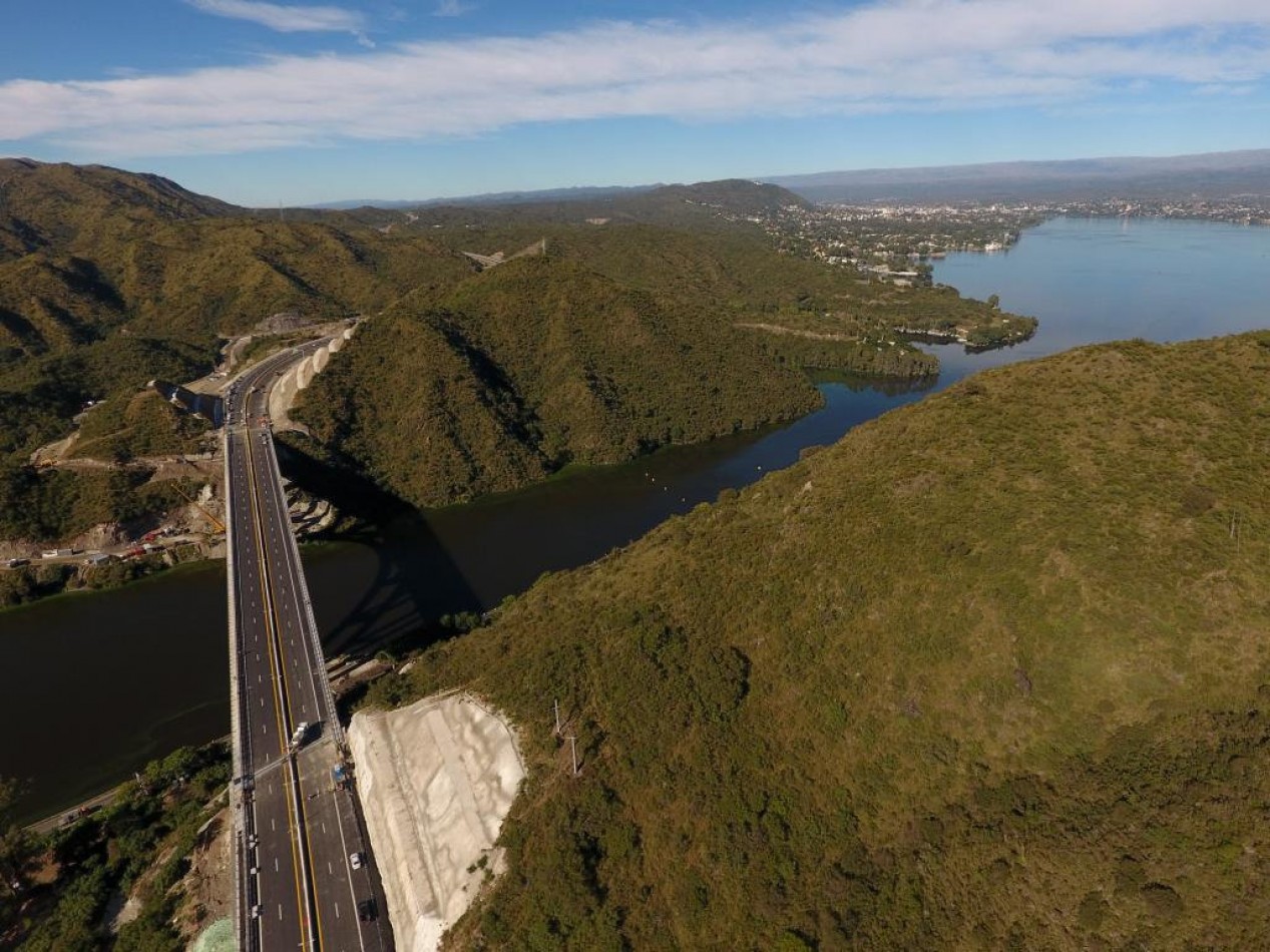 Villa Parque Siquiman - Lote 100% Plano de 1.023 m²