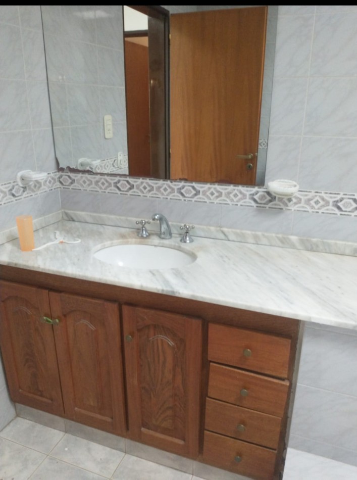 Casa 3 Dorm en Venta en B° La Salle-