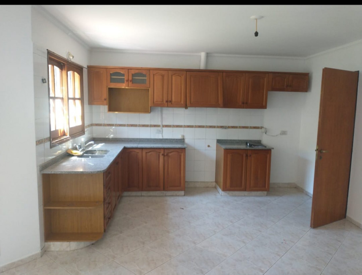 Casa 3 Dorm en Venta en B° La Salle-