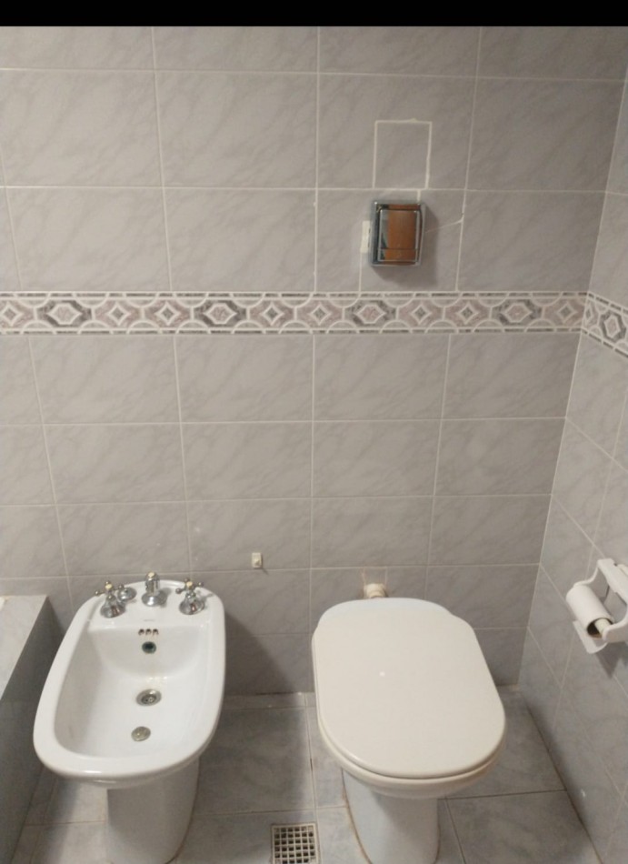 Casa 3 Dorm en Venta en B° La Salle-