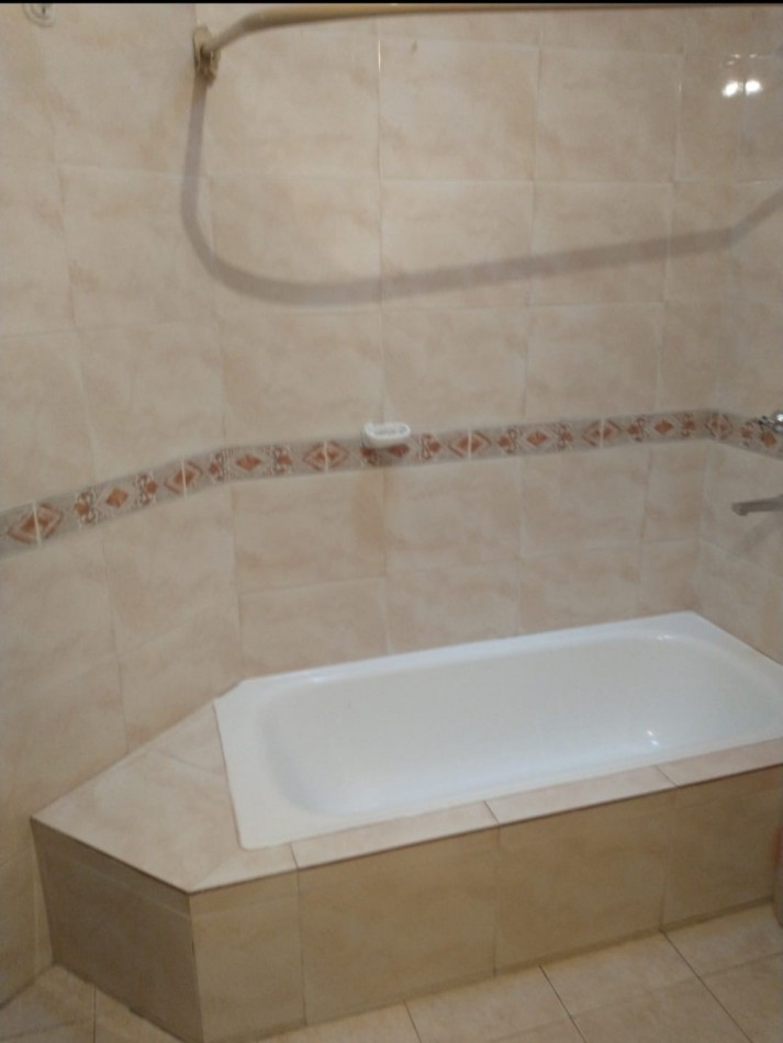 Casa 3 Dorm en Venta en B° La Salle-