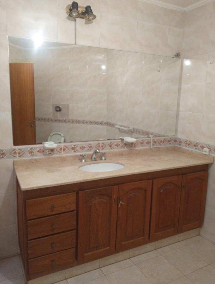 Casa 3 Dorm en Venta en B° La Salle-