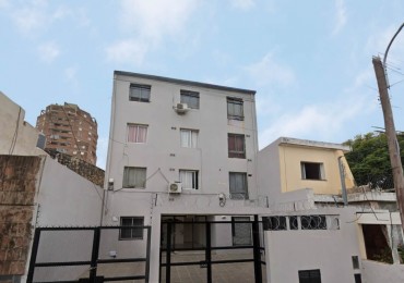 GUEMES DEPARTAMENTO P.B CON PATIO Y COCH. (CON RENTA)