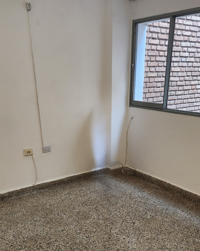 Bv San Juan casi Cañada. Dpto apto oficina