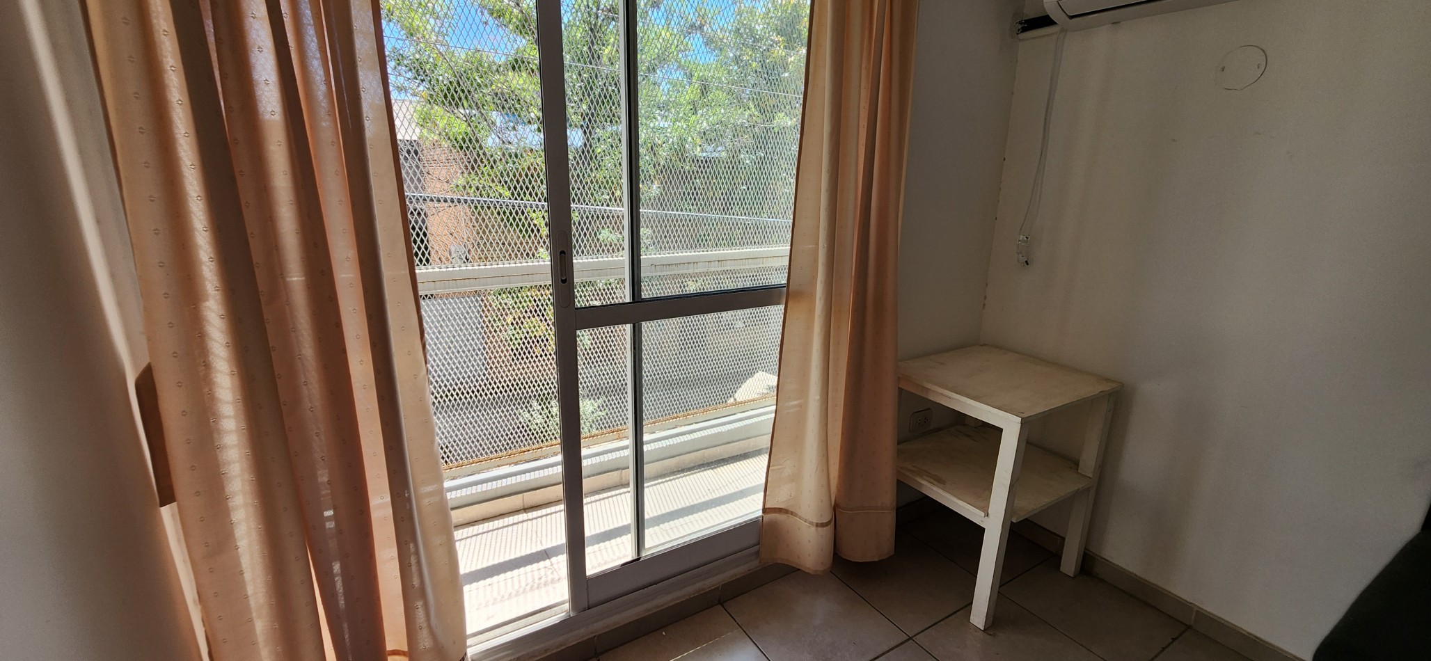 ALQUILO- GUEMES- DEPTO 2 DORMIT CON BALCON Y ASADOR
