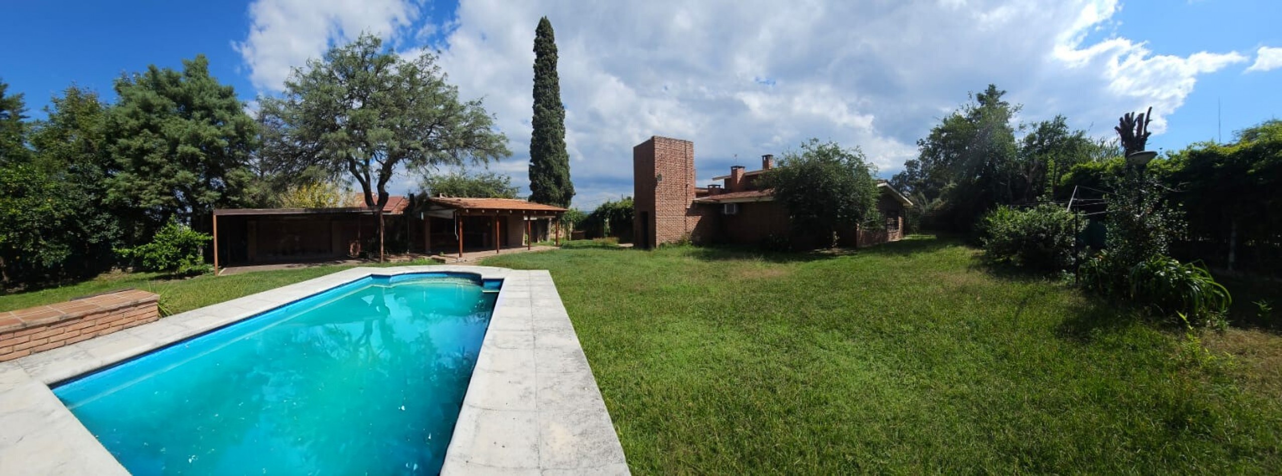 Imperdible casa en el corazon de Arguello, sobre Heriberto Martinez