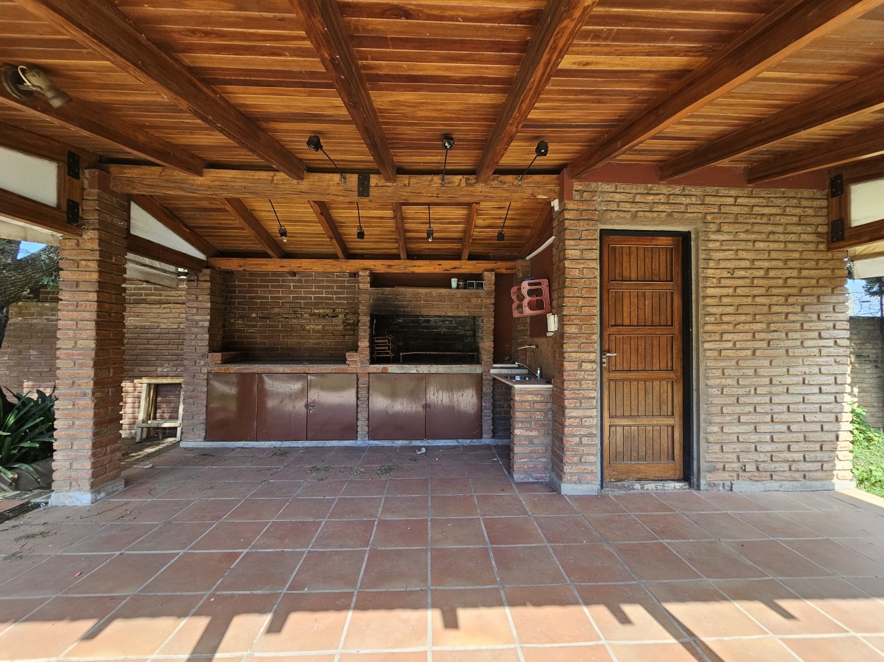 Imperdible casa en el corazon de Arguello, sobre Heriberto Martinez