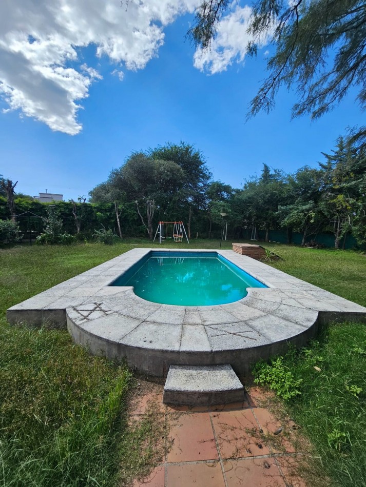 Imperdible casa en el corazon de Arguello, sobre Heriberto Martinez