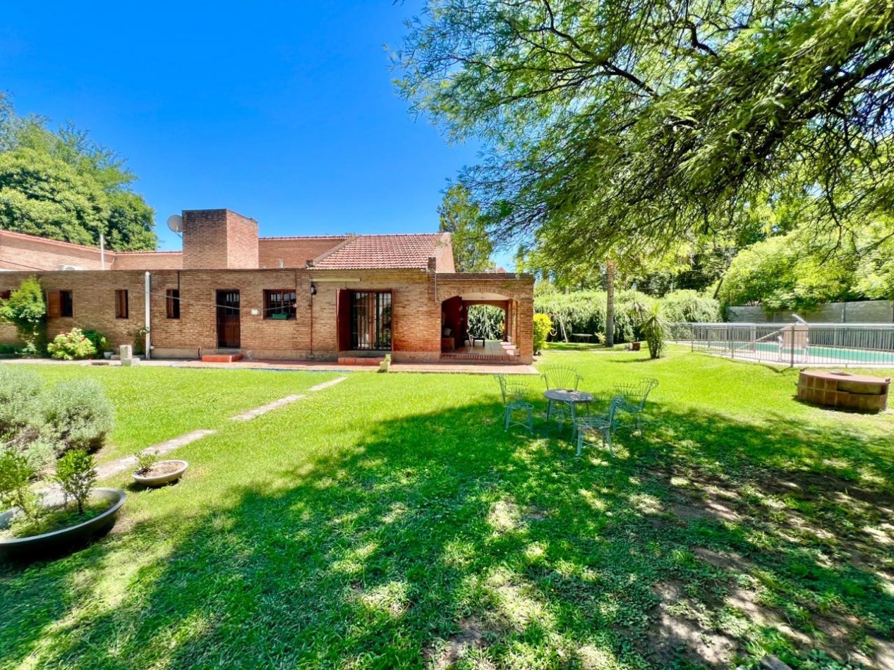 Mendiolaza casa desarrollada toda en Planta Baja. Oportunidad!