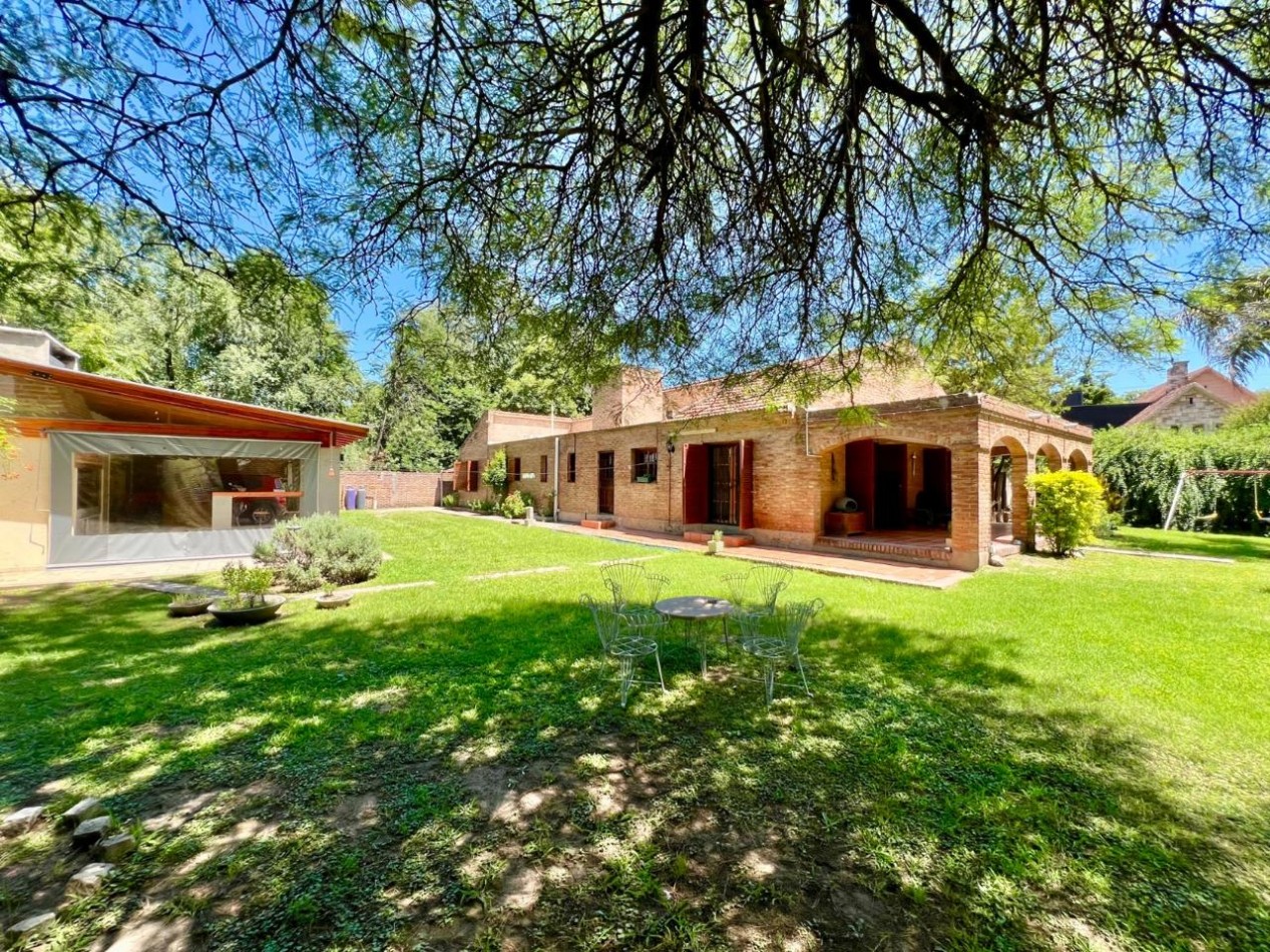 Mendiolaza casa desarrollada toda en Planta Baja. Oportunidad!