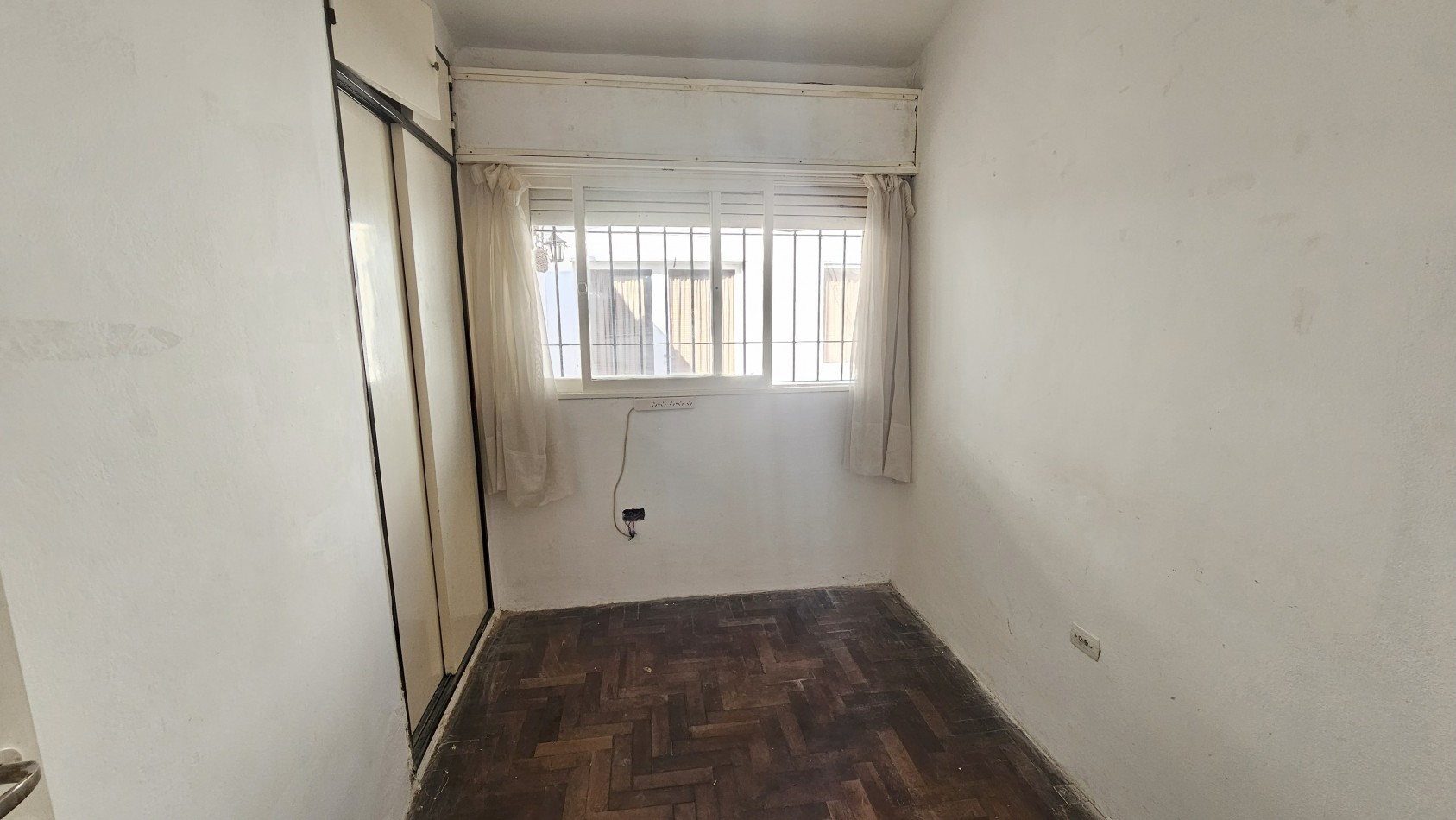 ARGUELLO- Casa de 4 Dorm a mts de Recta Martinolli