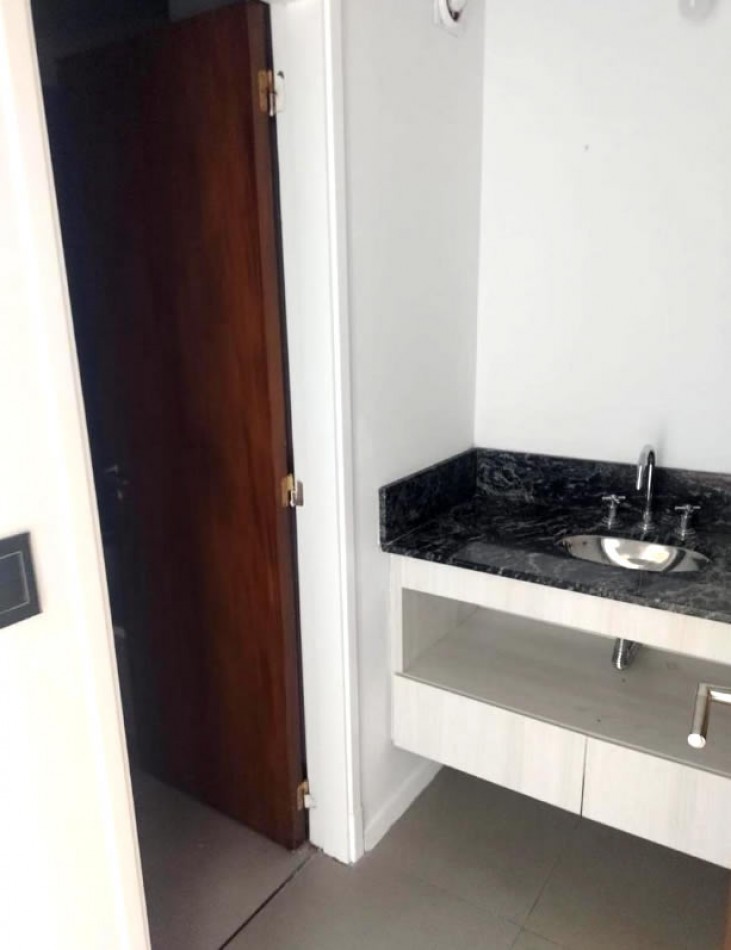 Venta Dpto de 2 Dorm. con Cochera Complejo Opera