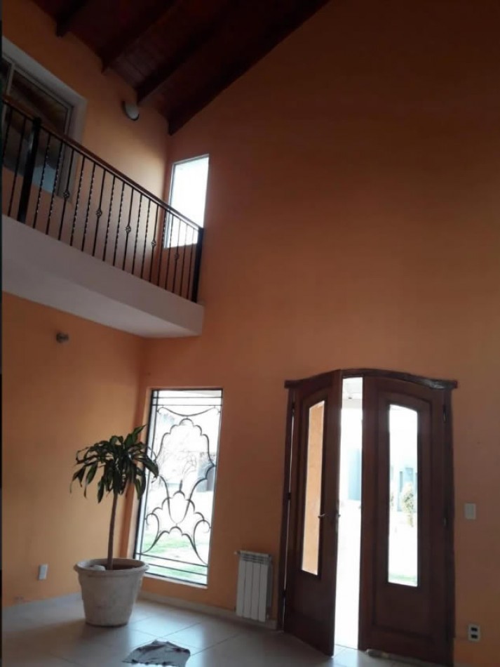 Hermosa Casa en Venta Valle Escondido 3dorm