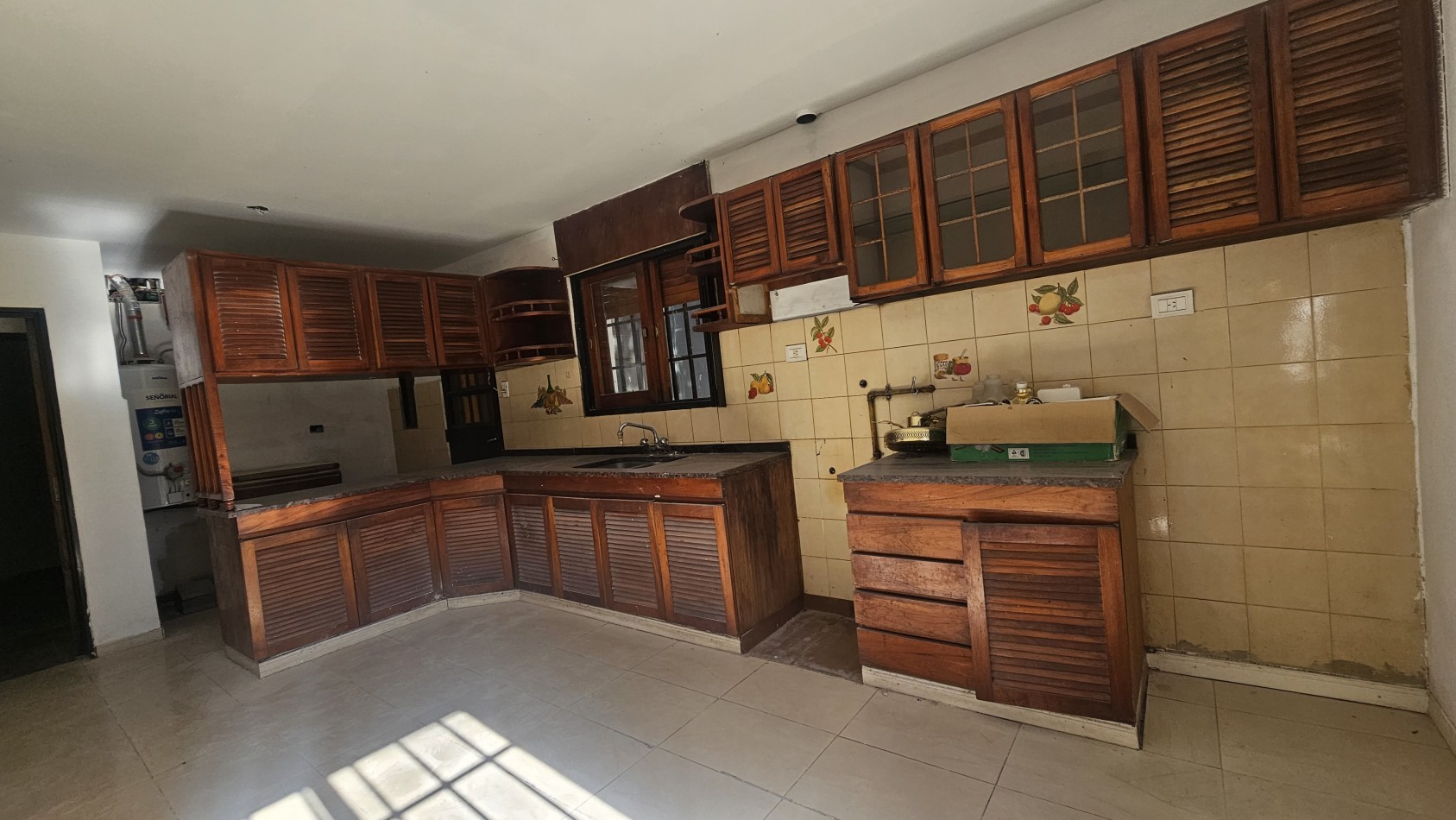 OPORTUNIDAD! Casa a reciclar en Marquez de Sobremonte