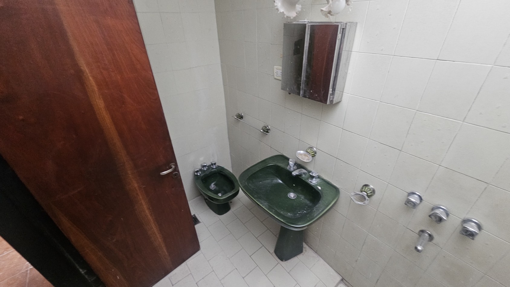 OPORTUNIDAD! Casa a reciclar en Marquez de Sobremonte