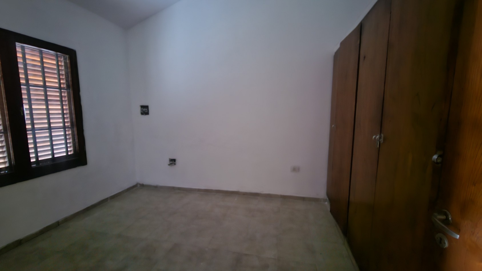 OPORTUNIDAD! Casa a reciclar en Marquez de Sobremonte