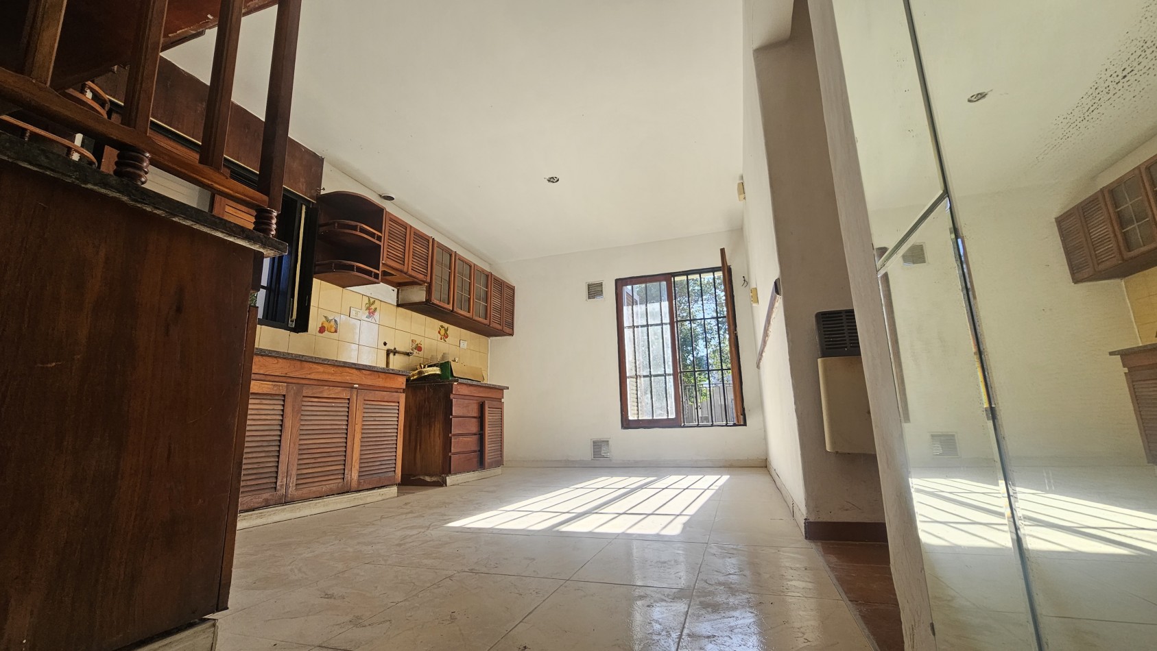 OPORTUNIDAD! Casa a reciclar en Marquez de Sobremonte