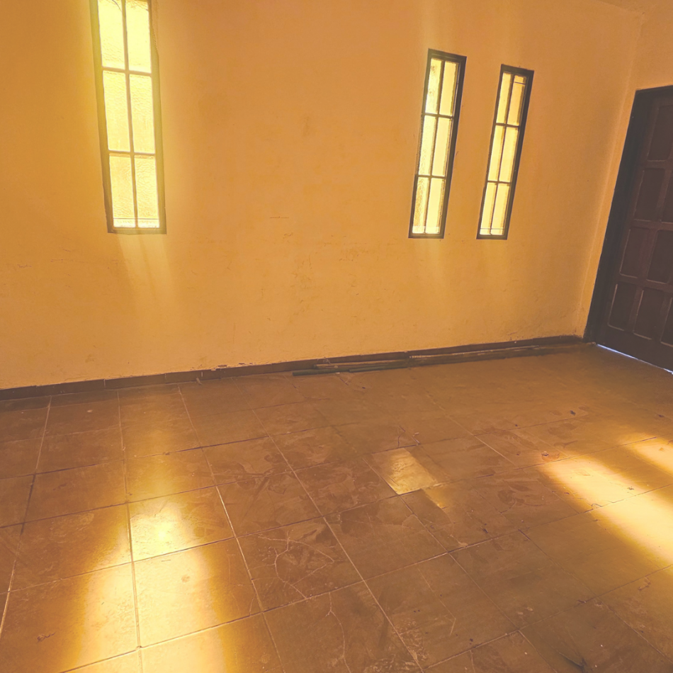 OPORTUNIDAD! Casa a reciclar en Marquez de Sobremonte