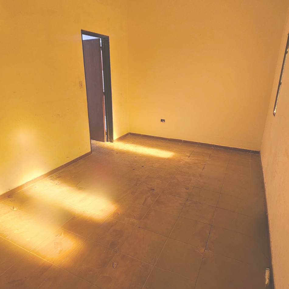 OPORTUNIDAD! Casa a reciclar en Marquez de Sobremonte