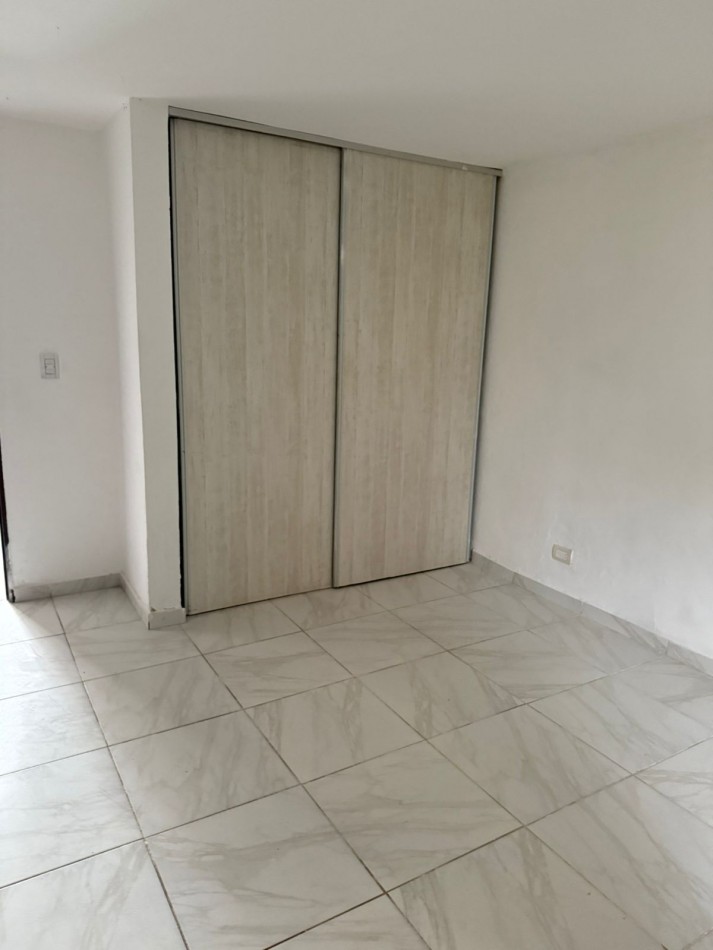 CASA DE 3 DORM EN ALQUILER-