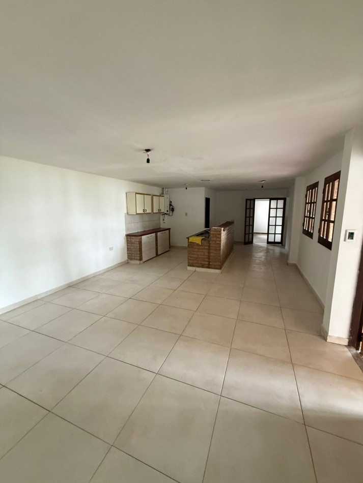 CASA DE 3 DORM EN ALQUILER-