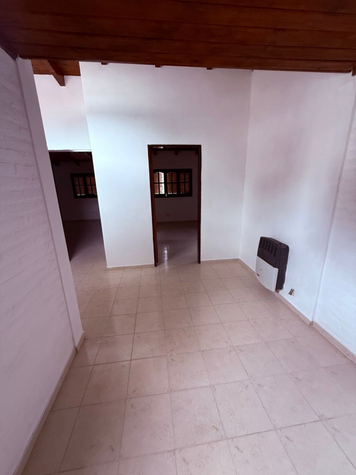 CASA DE 3 DORM EN ALQUILER-