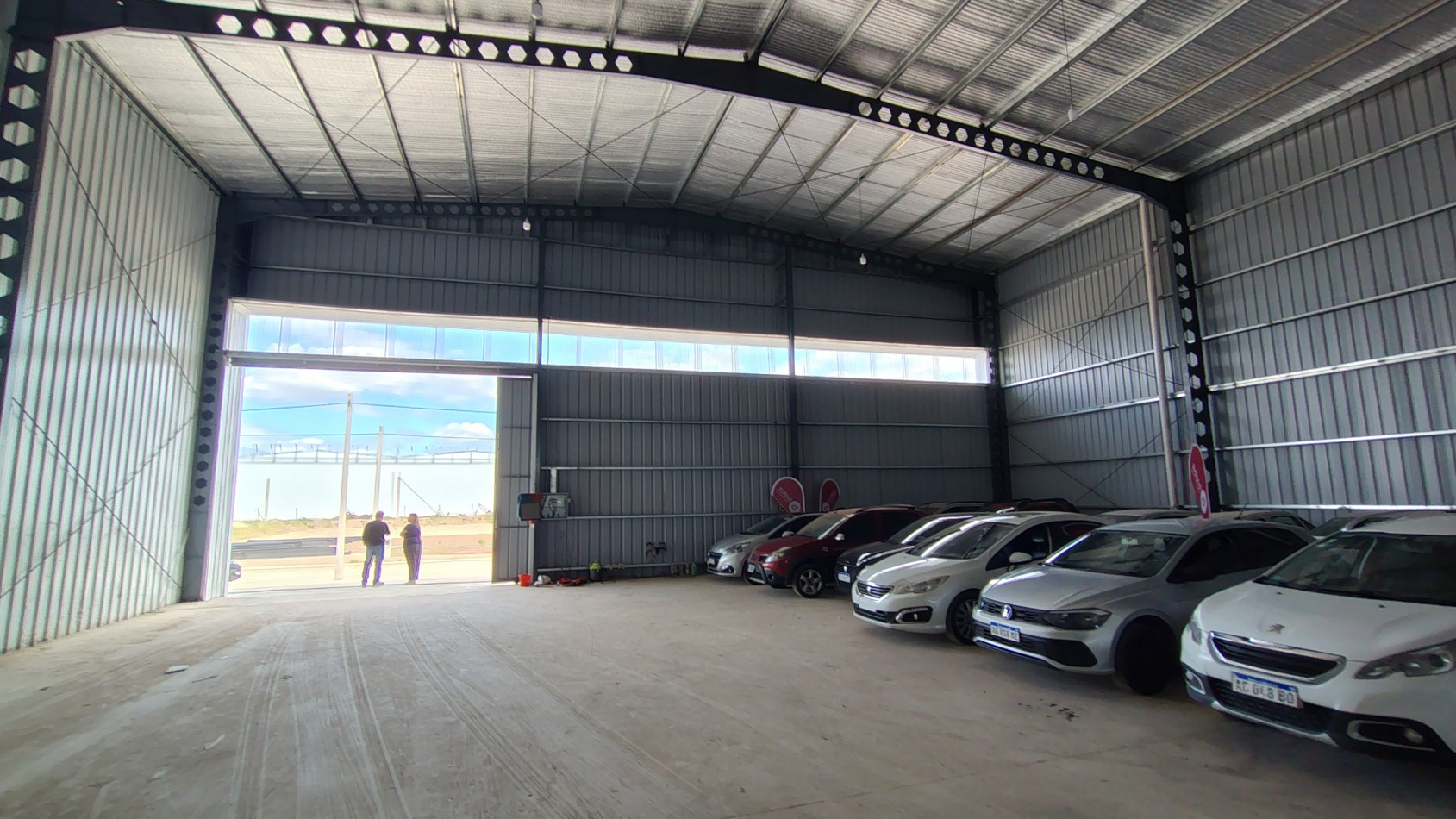 GALPONES 1800M2 POLO 52 CON RENTA