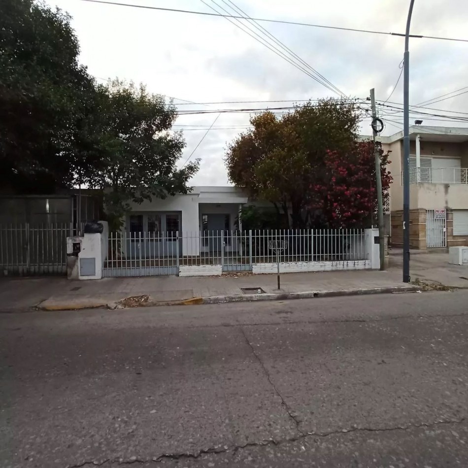 CASA EN ALQUILER SOBRE MAESTRO VIDAL 