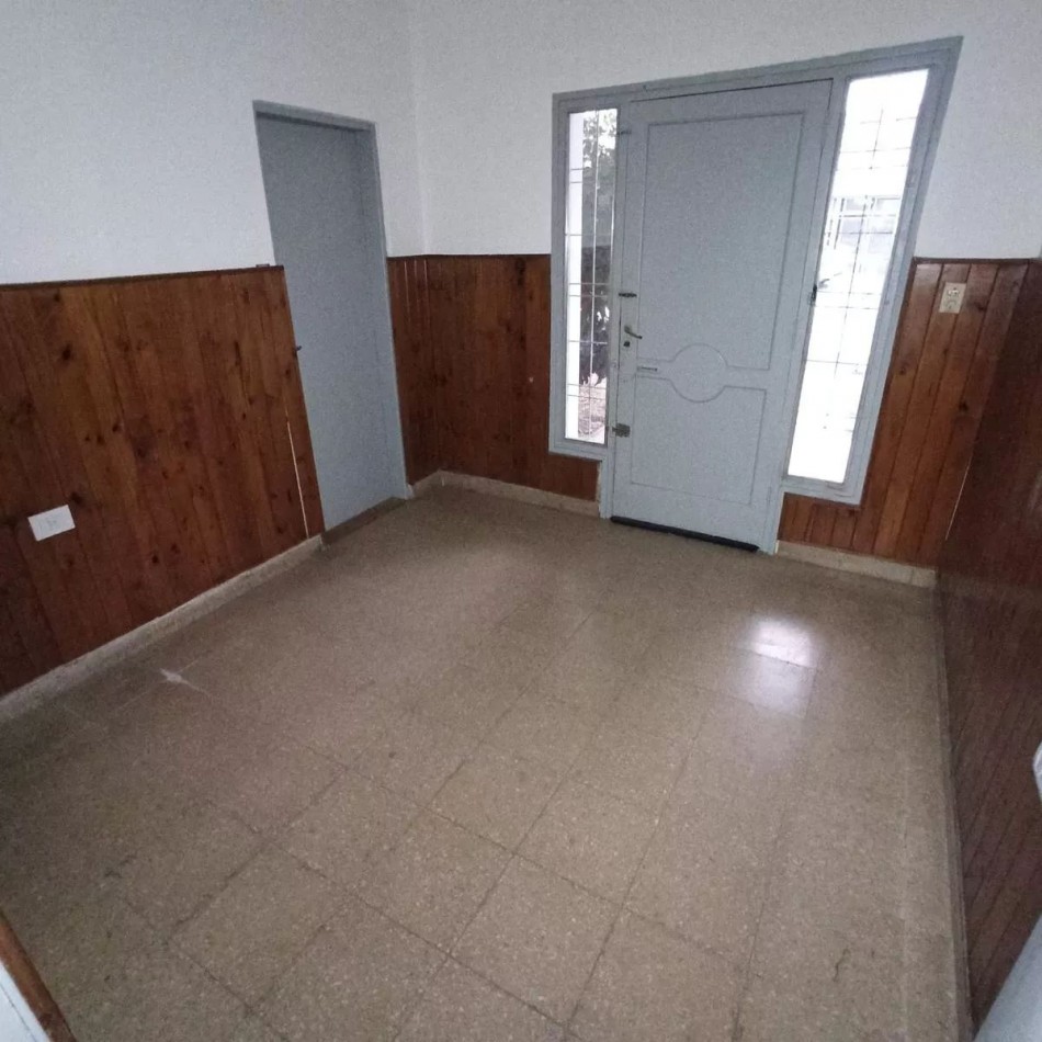 CASA EN ALQUILER SOBRE MAESTRO VIDAL 