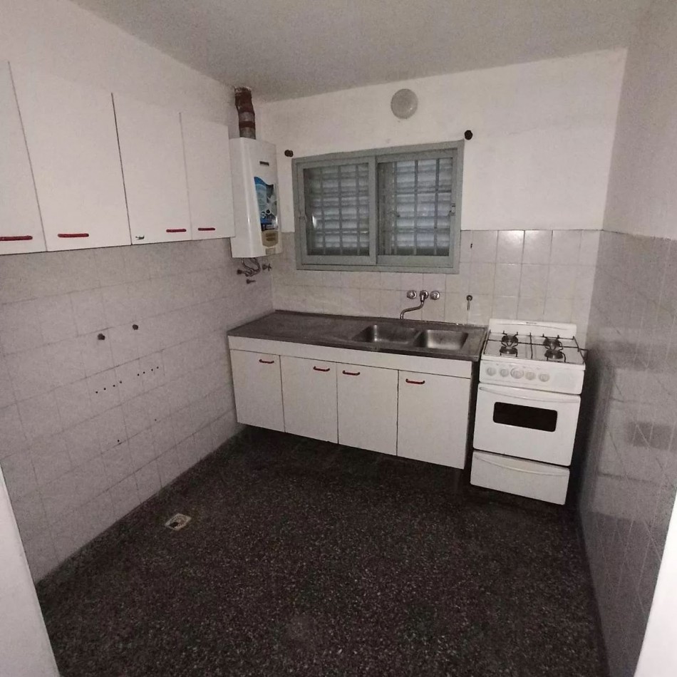 CASA EN ALQUILER SOBRE MAESTRO VIDAL 