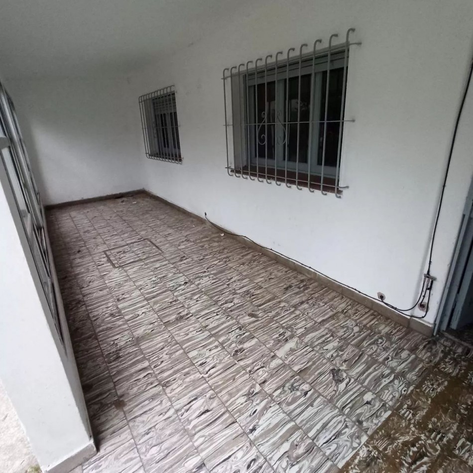 CASA EN ALQUILER SOBRE MAESTRO VIDAL 