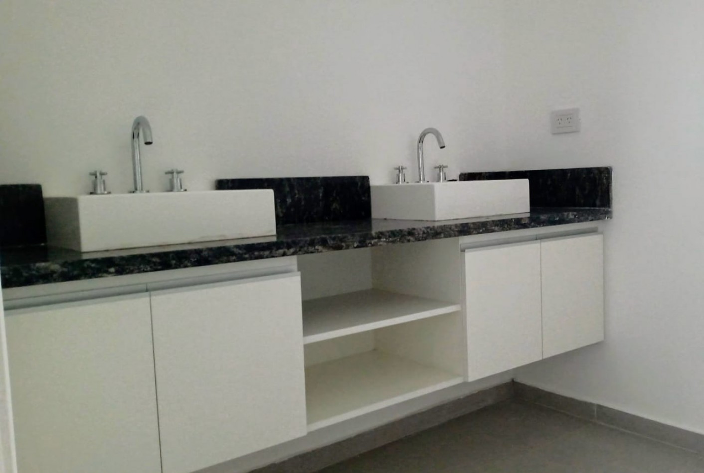 VENTA DUPLEX 3 DORM - LOMAS DE MANANTIALES 