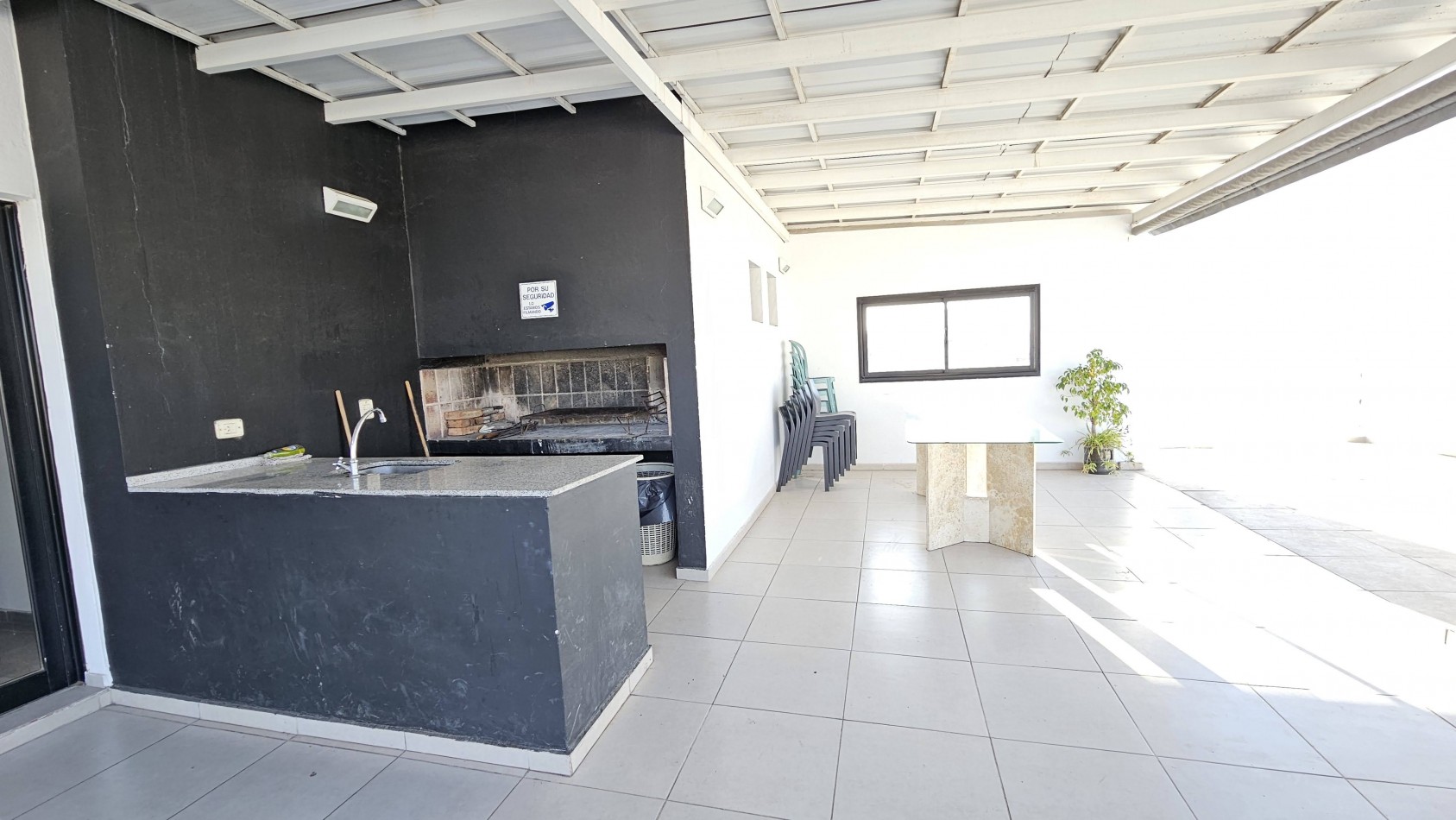  General Paz -Departamento en Venta con Patio y cochera - Ovidio Lagos 44