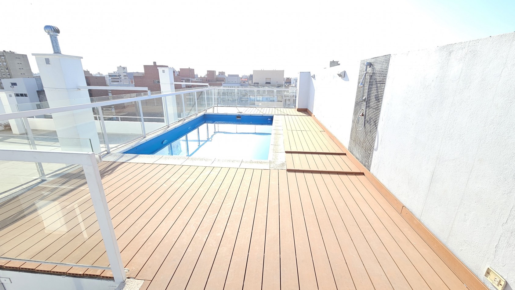  General Paz -Departamento en Venta con Patio y cochera - Ovidio Lagos 44