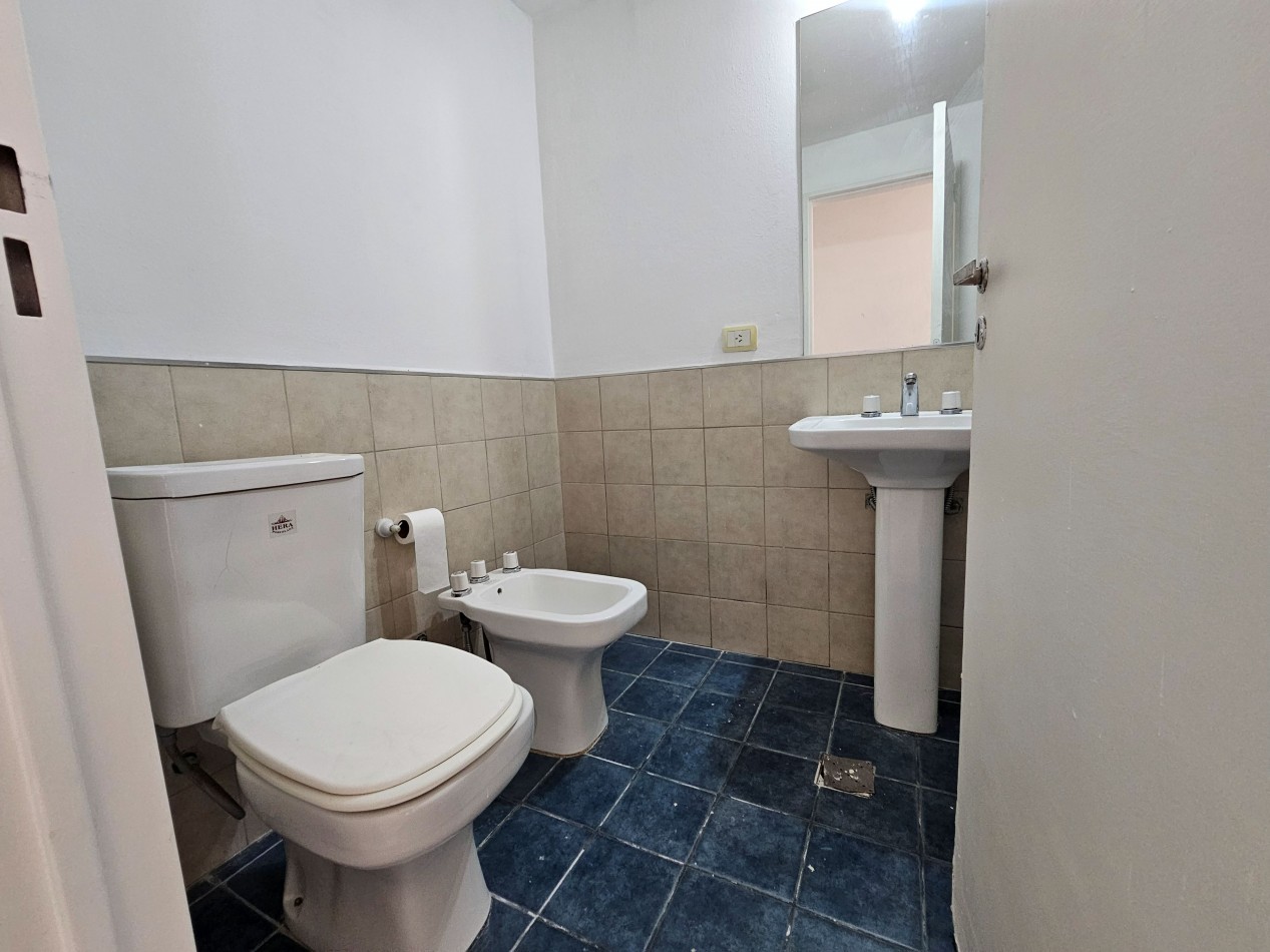 Guemes - Departamento en Planta Baja con Patio y Cochera (Con Renta Vigente)