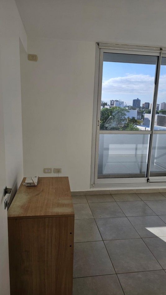 ALQUILER DEPTO 2 DORMITORIOS CON BALCON A Mts.DE CIUDAD UNIVERSITARIA