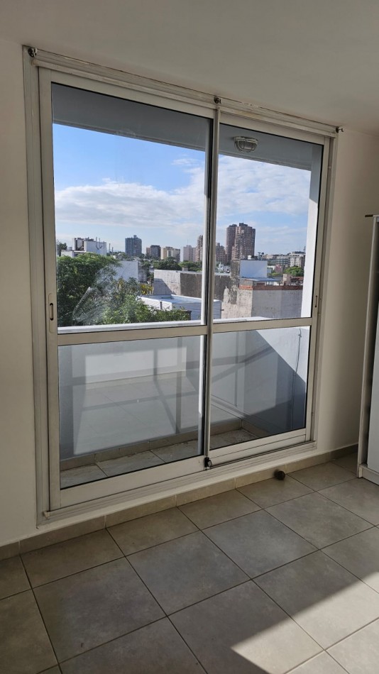 ALQUILER DEPTO 2 DORMITORIOS CON BALCON A Mts.DE CIUDAD UNIVERSITARIA