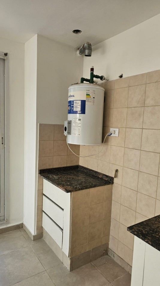 ALQUILER DEPTO 2 DORMITORIOS CON BALCON A Mts.DE CIUDAD UNIVERSITARIA