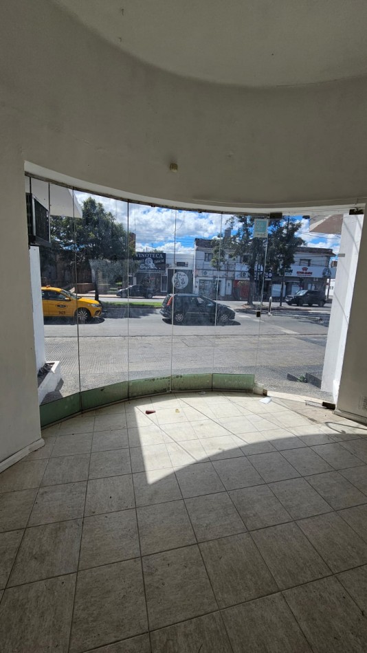 Alquilo Local en Av. Fuerza Aerea (Ruta 20)