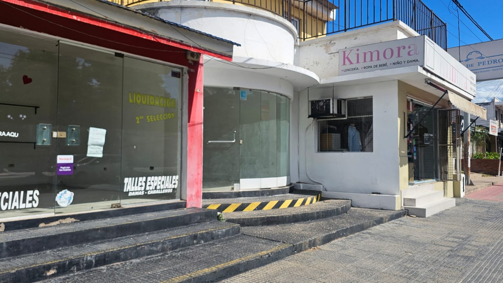 Alquilo Local en Av. Fuerza Aerea (Ruta 20)