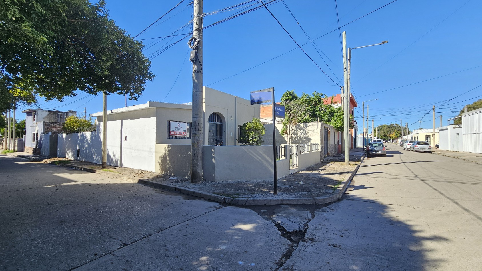 ¡OPORTUNIDAD VERSATIL EN BARRIO REVOL! Casa / Apto Uso Comercial/ Residencial